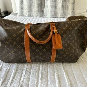 Louis Vuitton authentic duffel bag 💼